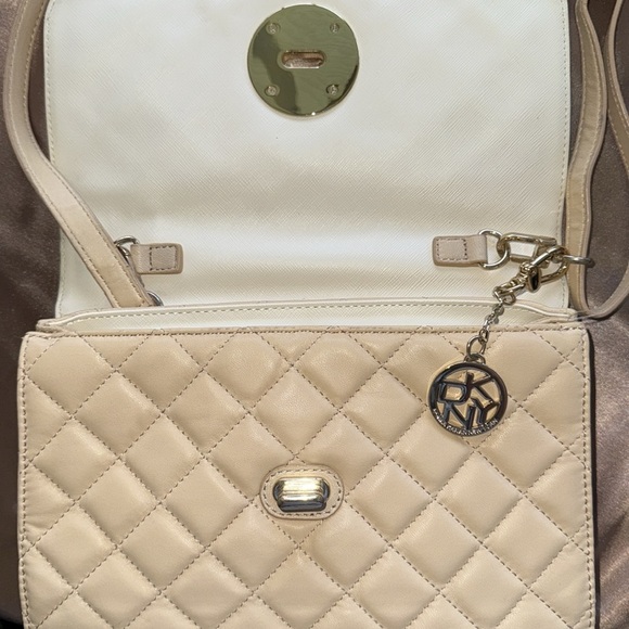 DKNY Donna Karan Cream Leather Quilted Bag Gold Hardware Detachable Strap - Picture 13 of 14
